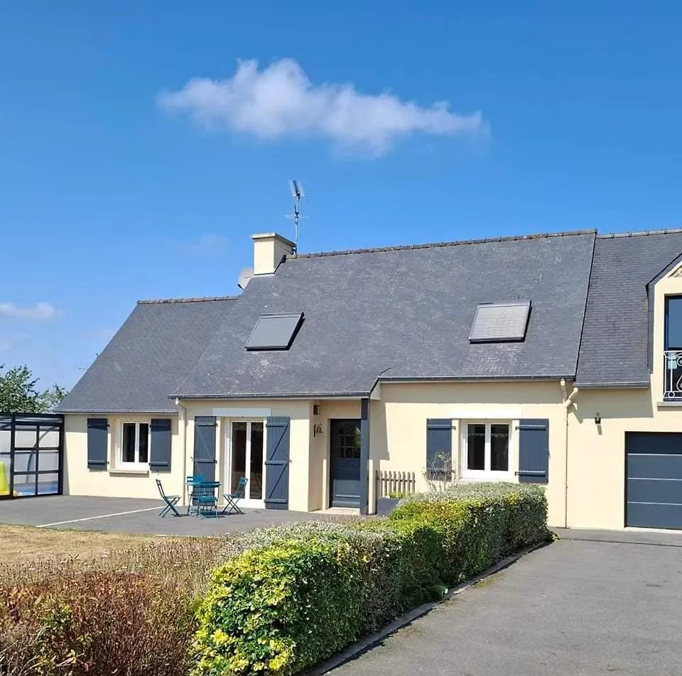 Holiday home Maison Victoria - Avec Piscine Pledeliac